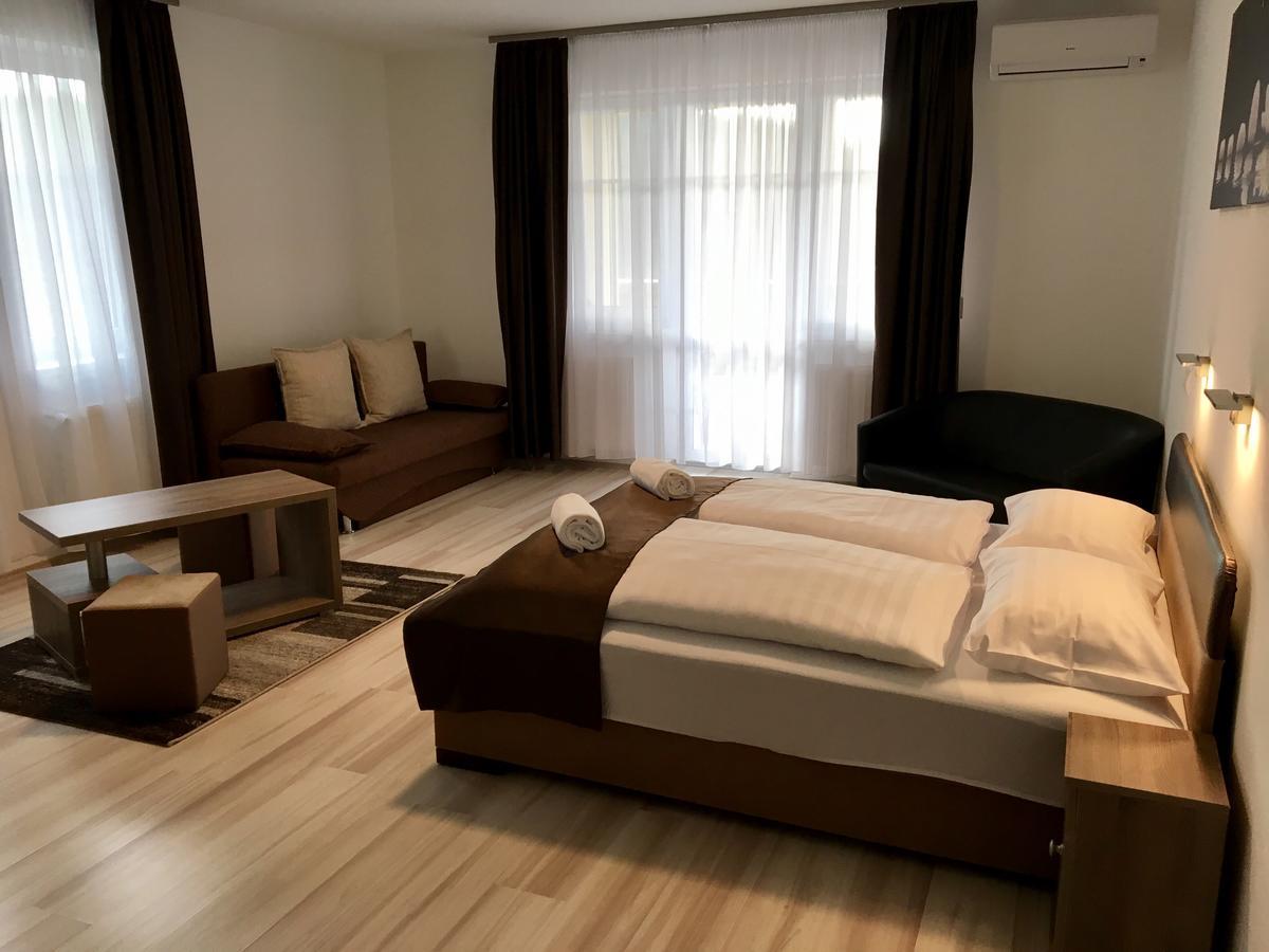 F&M Apartman Egerszalók Exteriör bild