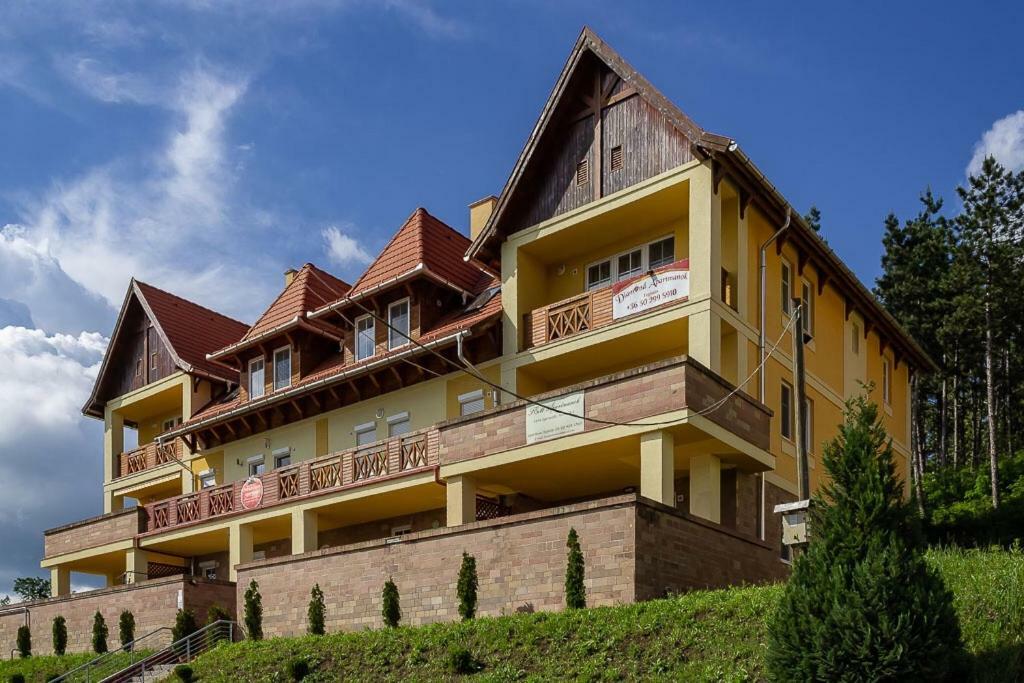 F&M Apartman Egerszalók Exteriör bild